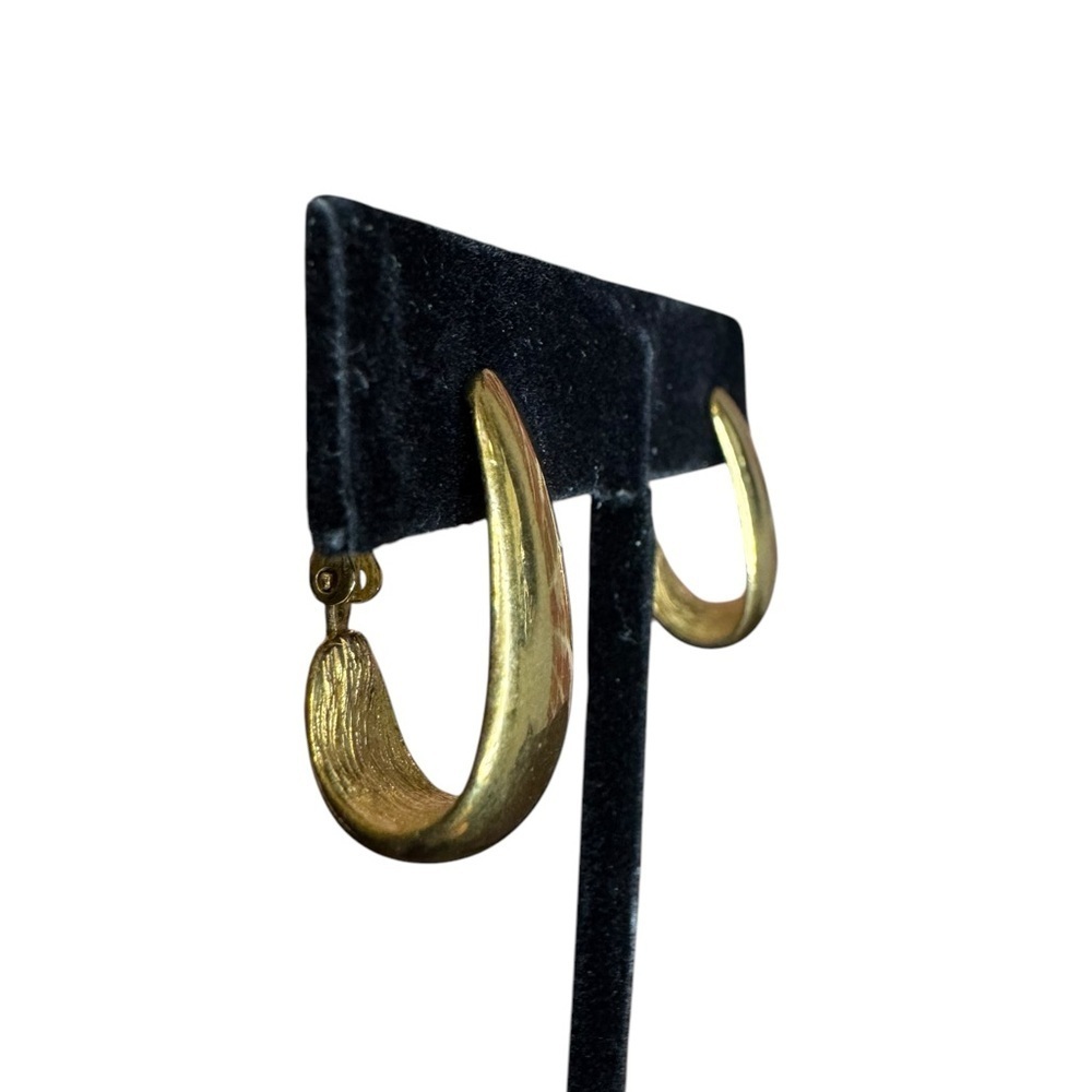 GIVENCHY Gold Vintage Droop Clip Earrings - Picture 3 of 4